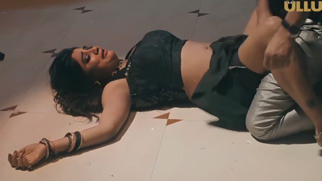 Tere Mere Beech Mein Part 1 E01 2025 Hindi Hot Web Series – Ullu